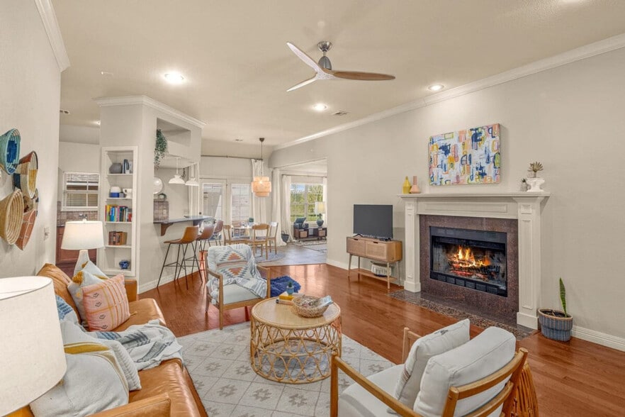 Primary Photo - 4181 N Rolling Meadows Dr