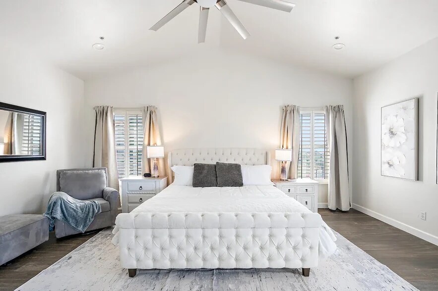 Building Photo - 13010 E Shangri La Rd