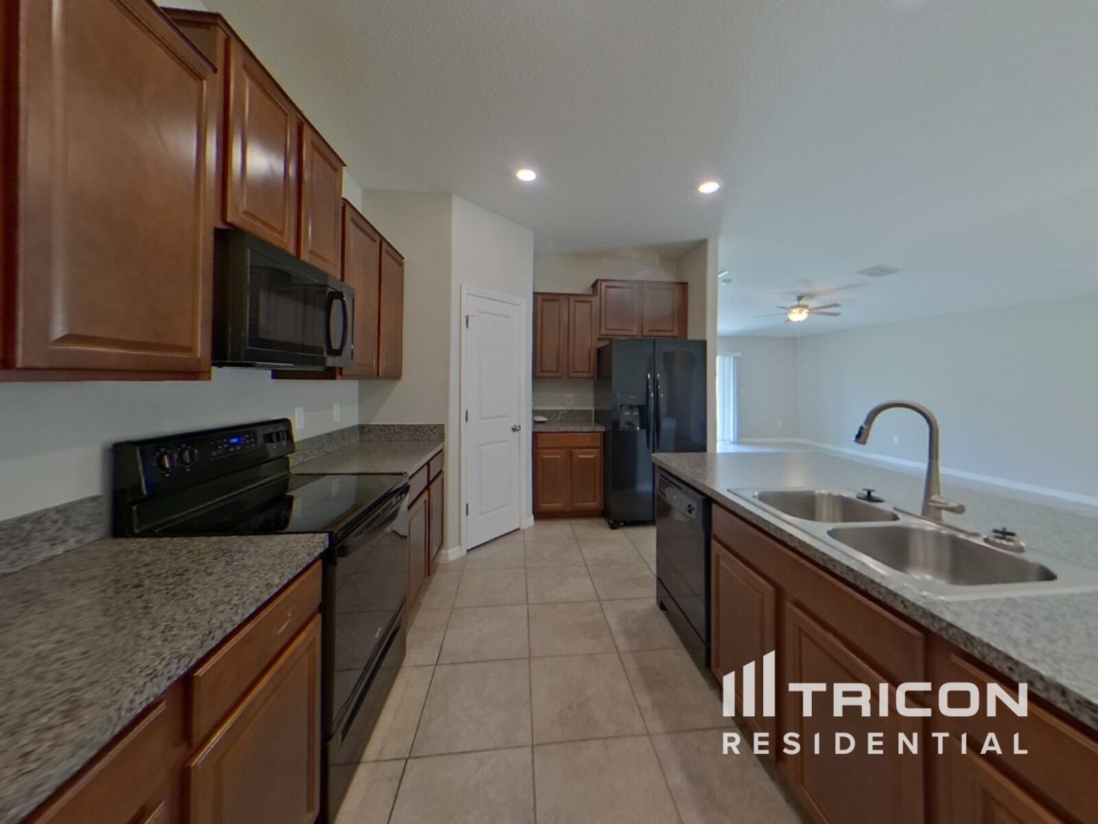 Building Photo - 9646 Sage Creek Dr