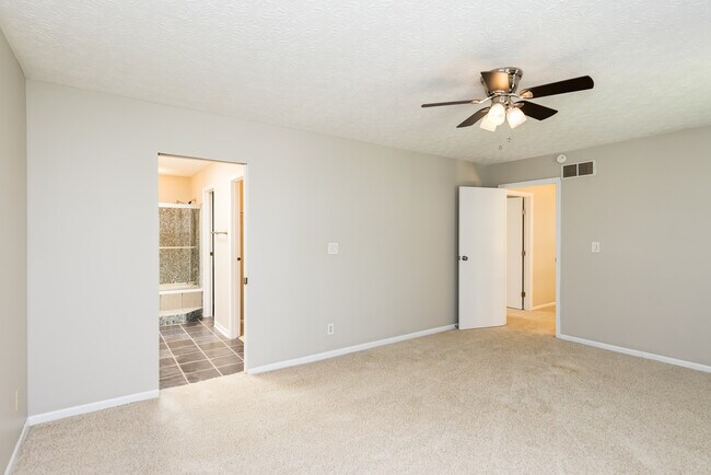 Building Photo - 6085 Tara Hill Dr