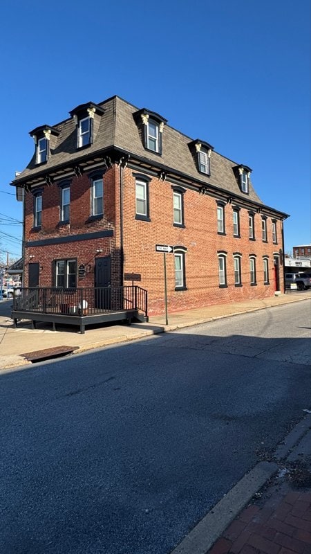 Building Photo - 444 Bridge St