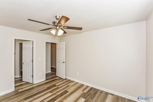 Building Photo - 154 Jesse Layne Dr