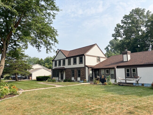 Building Photo - 7021 Bonaire Dr NE