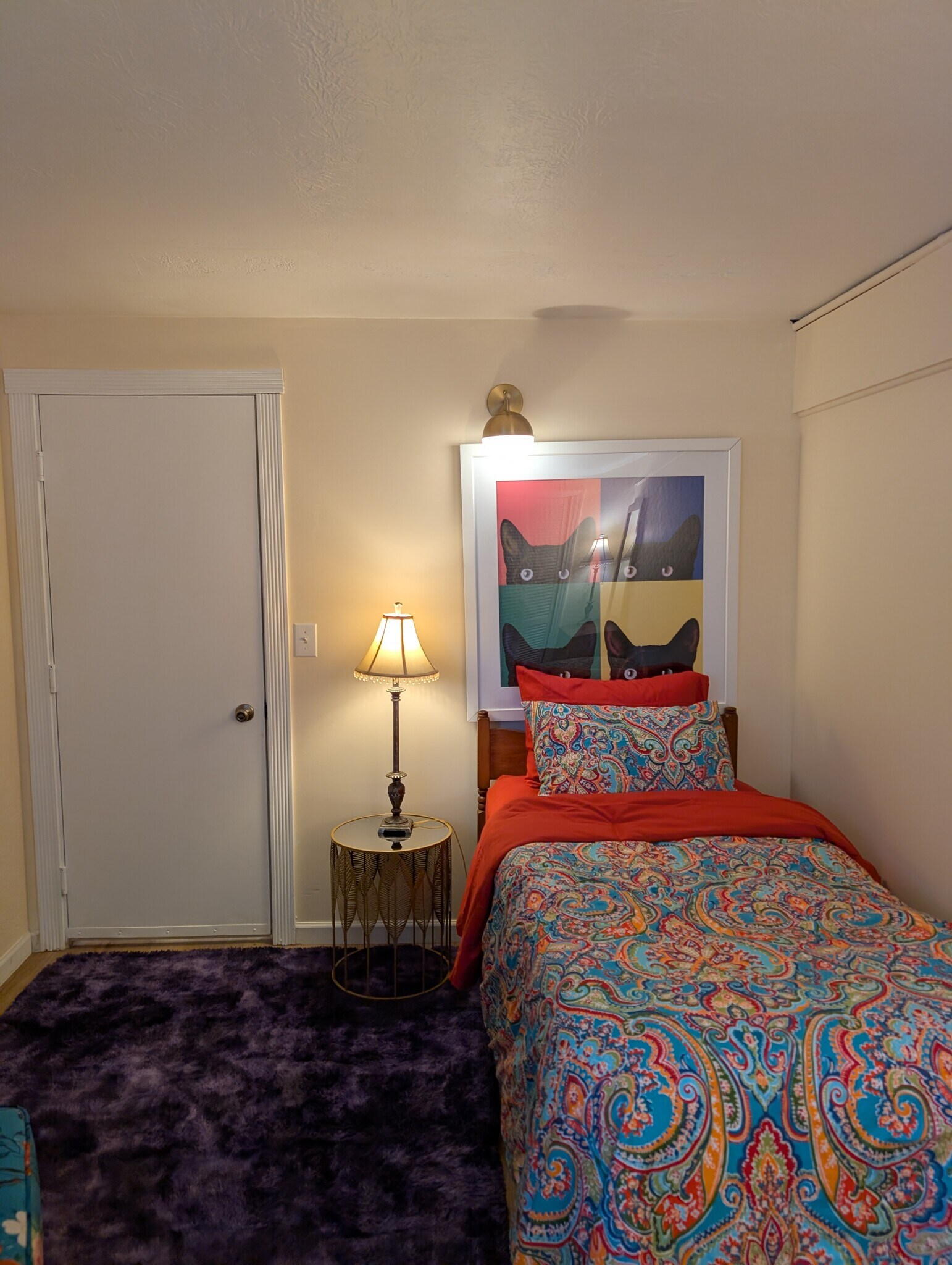 Room#3 - 12067 Gearhart Rd