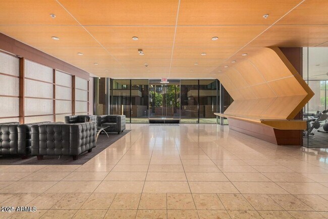 Building Photo - 208 W Portland St