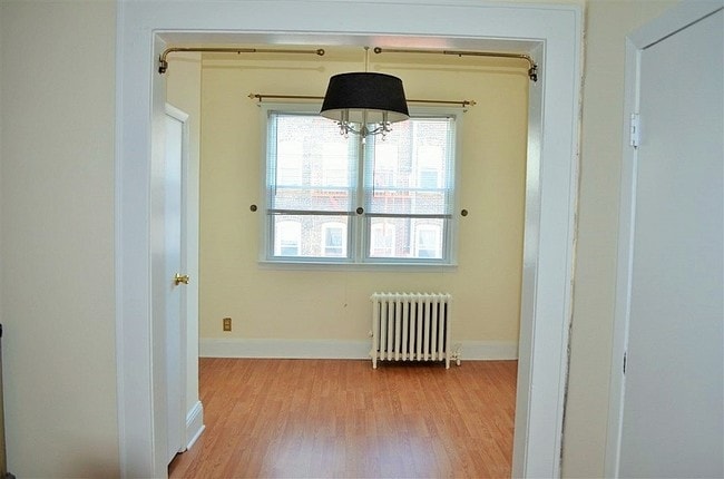 Building Photo - 16 Perrine Ave