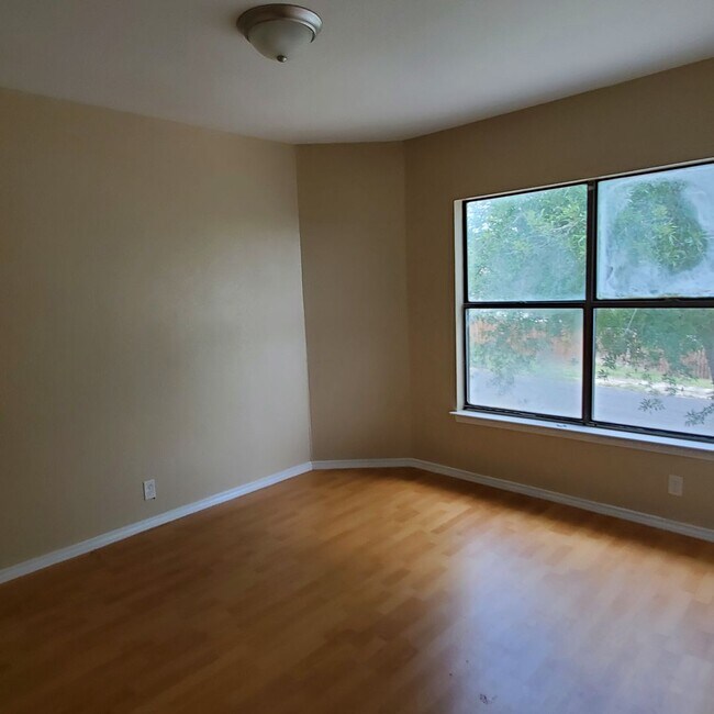 Building Photo - 8686 Ridge Mile, San Antonio, TX. 78239