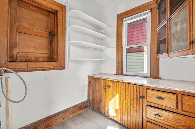 Building Photo - 351 Chestnut St