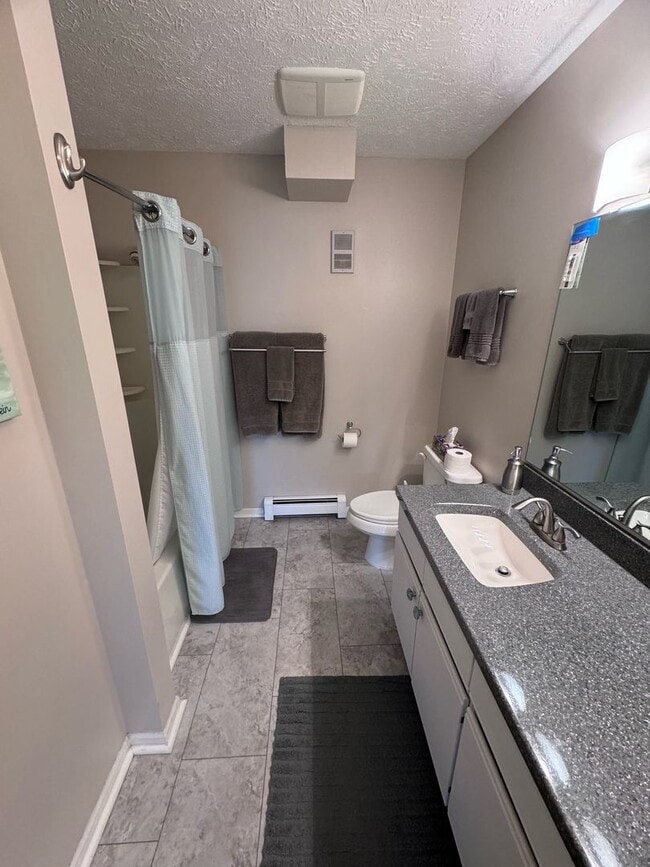 Building Photo - 3 BEDROOM CONDO WITH A 1 CAR GARAGE AND INCLUDES UTILITIES!