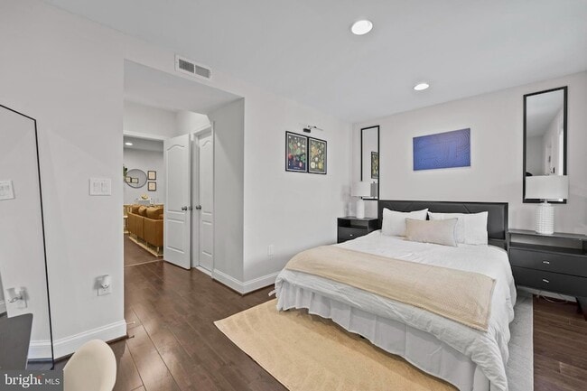 Building Photo - 1363 Childress St NE