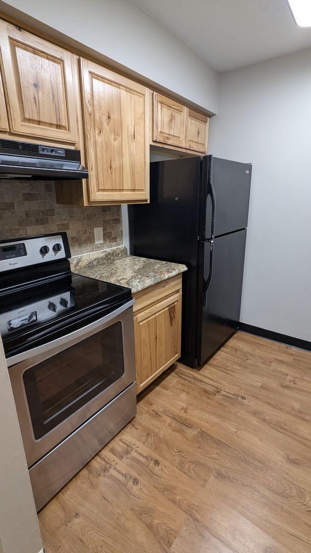 Building Photo - MN Cedar Village (833)