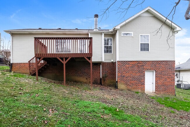 Building Photo - 230 High Chaperal Dr