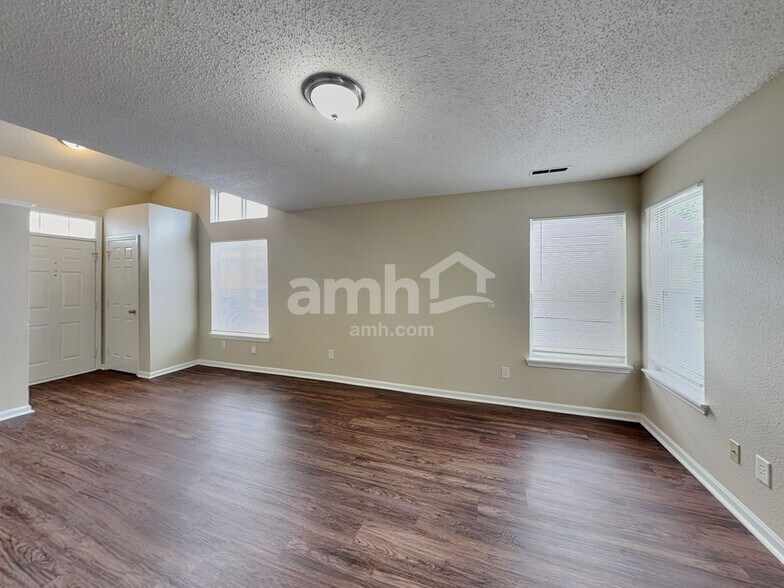 Building Photo - 4708 Whitview Ln