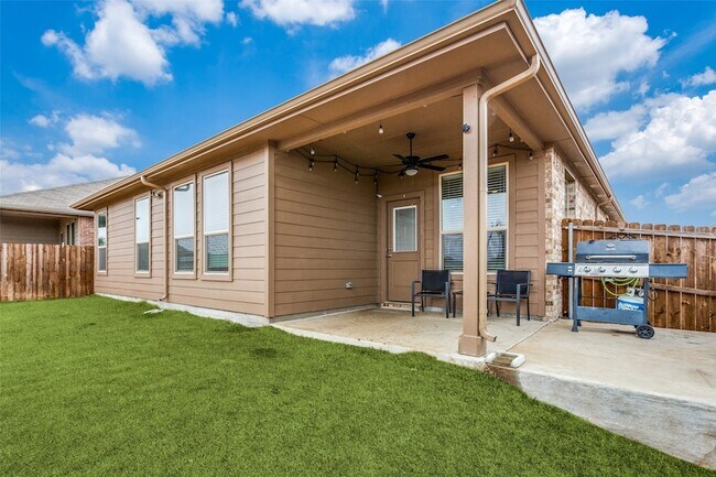 Building Photo - 1225 Bosque Ln