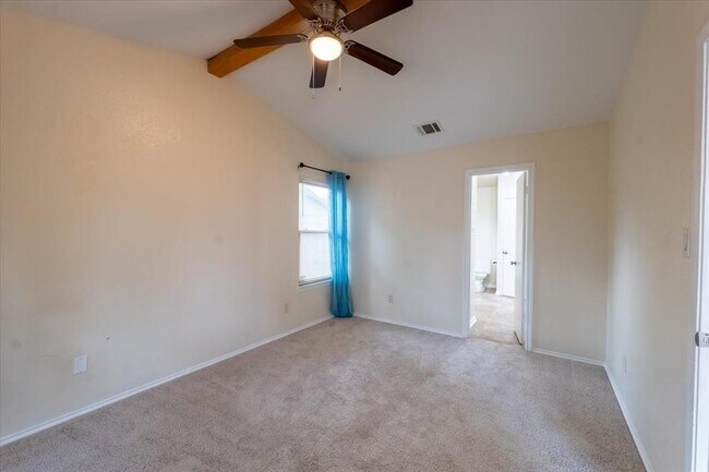 Building Photo - 3200 Red Bay Dr