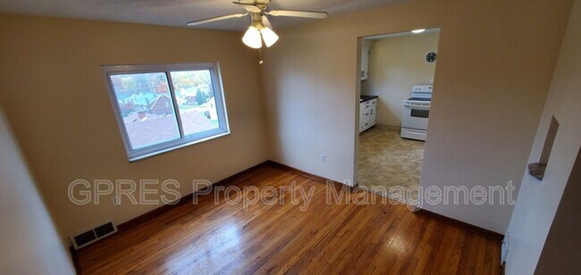 Building Photo - 5706-5708 Poketa Rd.