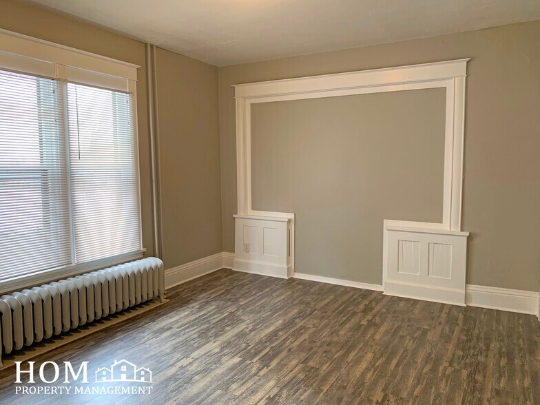 Building Photo - 431 N 5th St