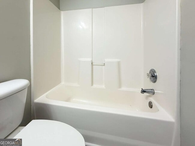 Building Photo - 426 Admiral's Walk Dr