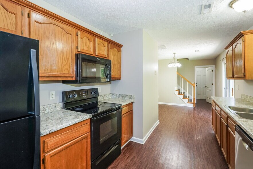 Building Photo - 3525 Mt View Ridge Dr