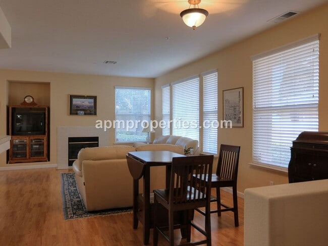 Building Photo - 3 br, 3 bath House - 1320 Sutter Creek Lane