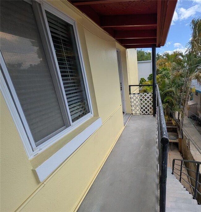 Building Photo - 520 11th Ave N