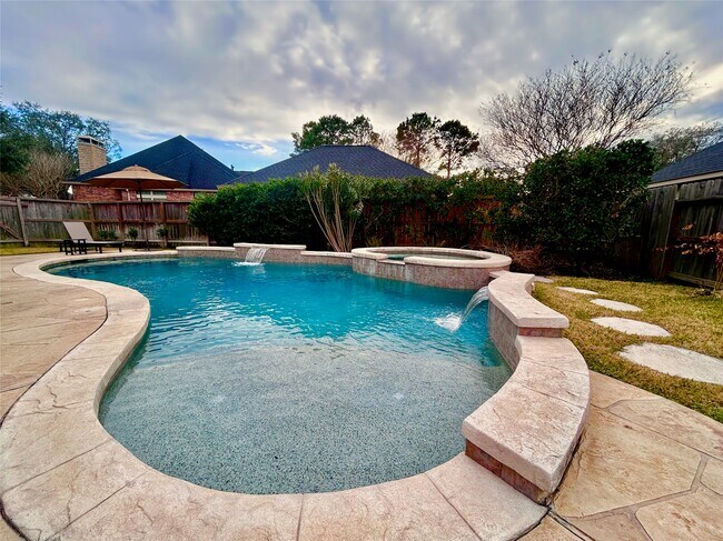 Building Photo - 12210 Pebble Meadows