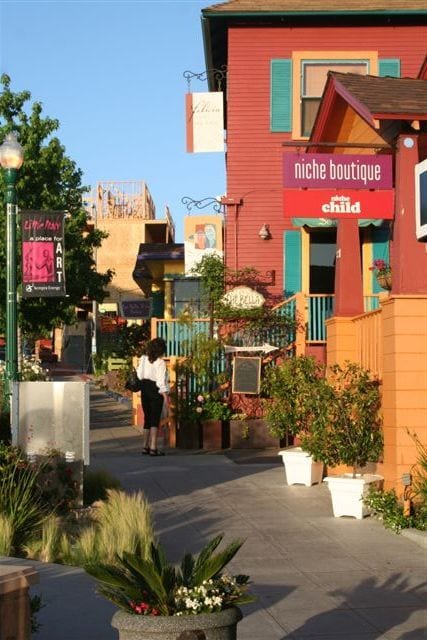 Building Photo - 602 W Fir St