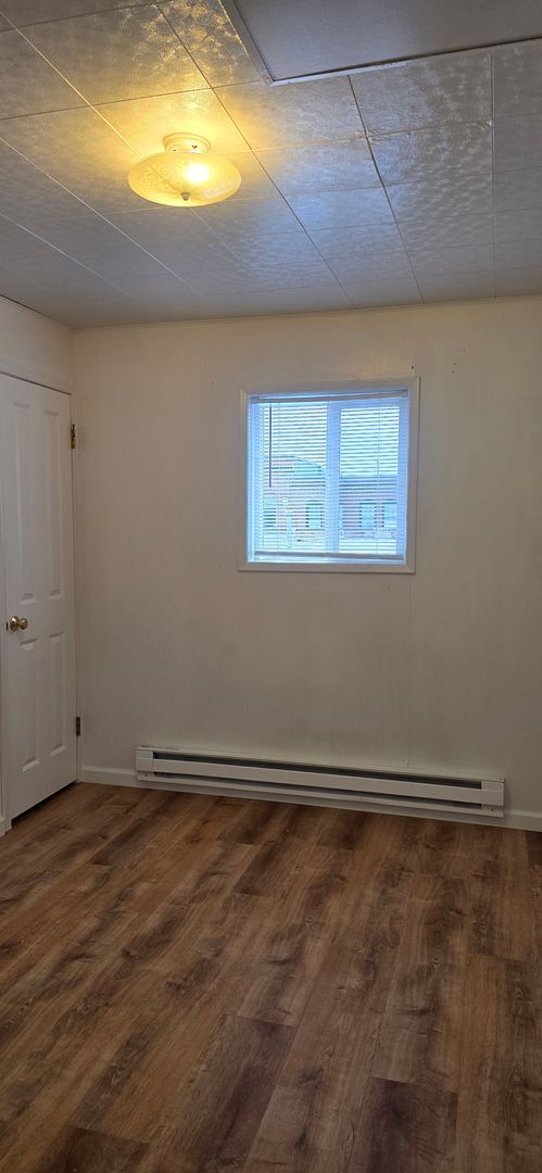 Building Photo - 2 Bedroom up stairs apartment