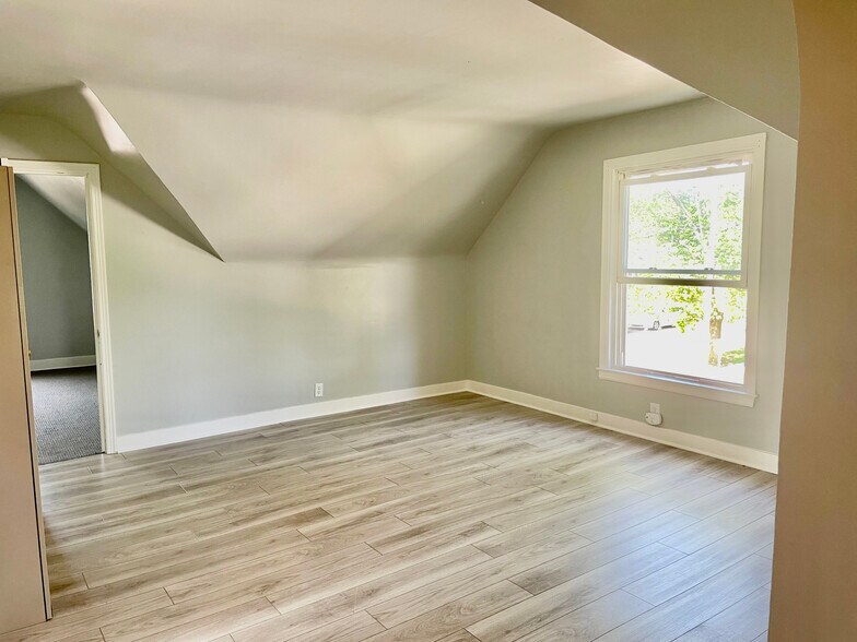 Living room - 1403 Columbus Ave