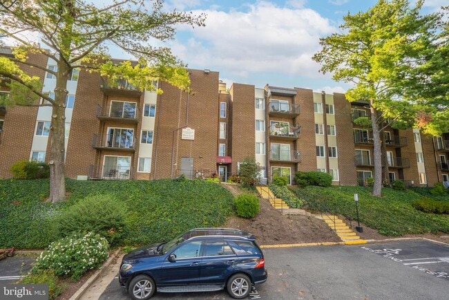 Building Photo - 75 S Reynolds St