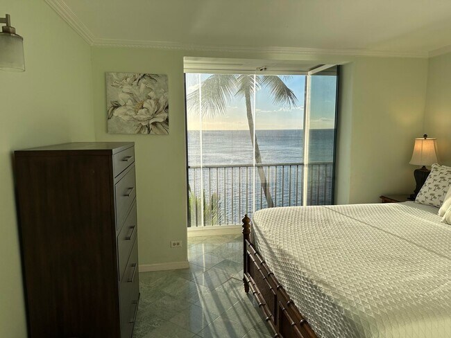 Building Photo - Tropic Seas #708- Elegant Gold Coast livin...