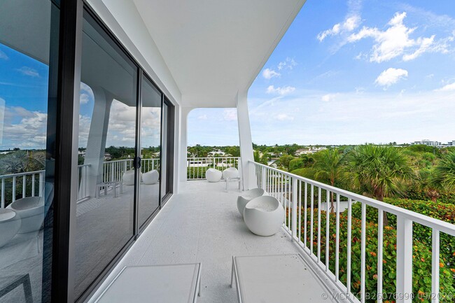 Building Photo - 2275 S Ocean Blvd