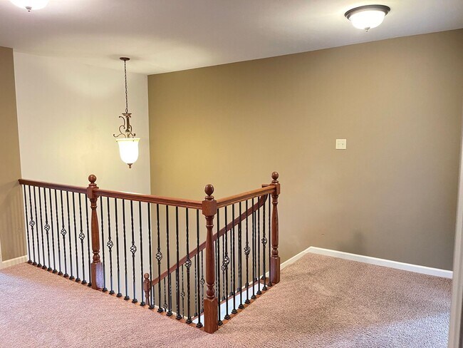 Building Photo - Modern 4BR Home Ready to Rent!