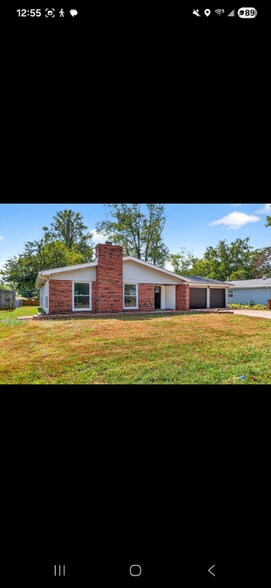 Building Photo - 4 Primrose Ln