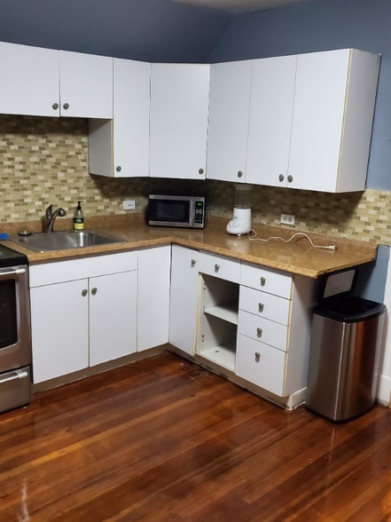 Building Photo - 11 Mather St