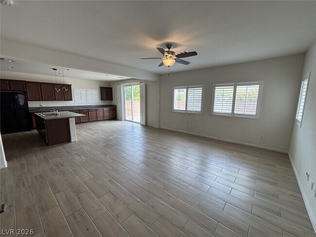 Building Photo - 5582 Sancho Throne Rd