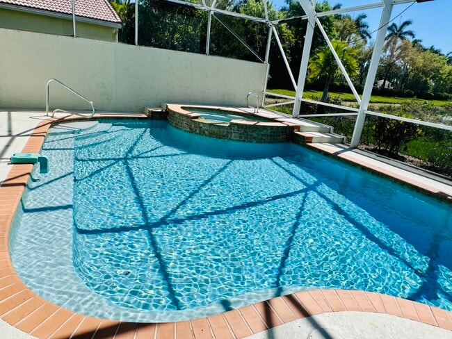 Building Photo - 9360 Cove Point Cir
