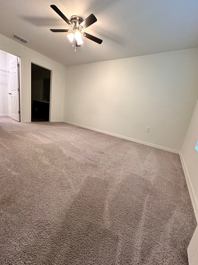 Building Photo - 108 Maple Dr