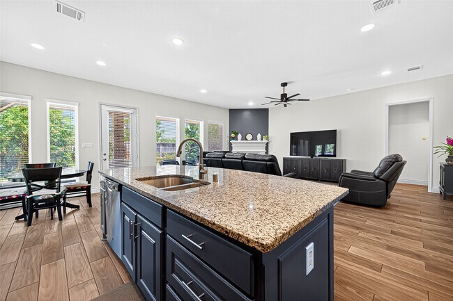 Building Photo - 3602 Lake Falls Dr