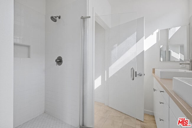 Building Photo - 5637 W Observation Ln