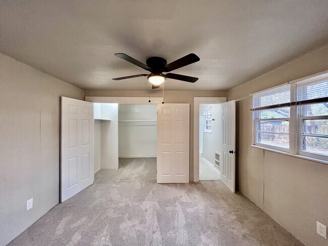 Building Photo - 2104 20th St