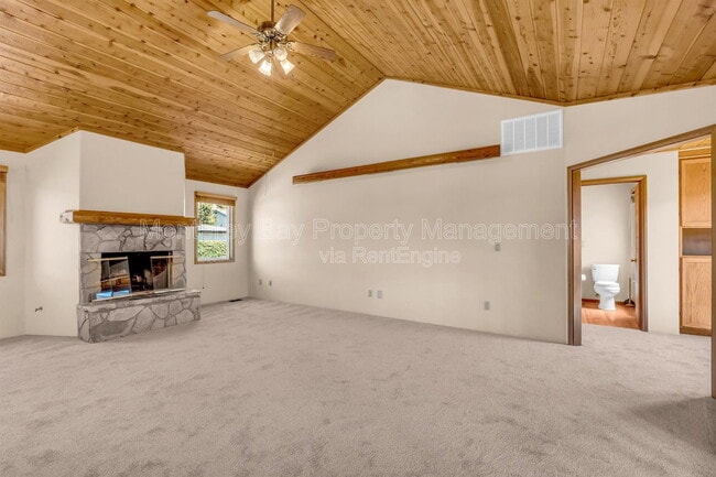 Building Photo - 1231 Funston Ave