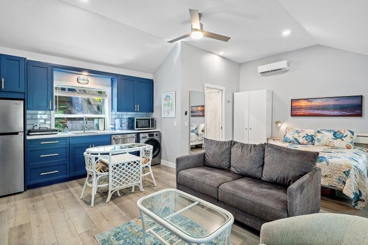 Building Photo - 72 S Ocean Blvd