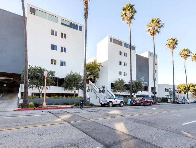 Building Photo - 616 Esplanade-SI FL2-ID440