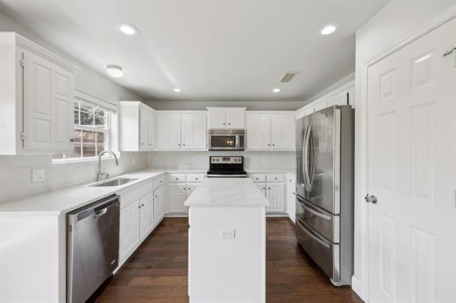 Building Photo - 2138 Stoneridge Dr