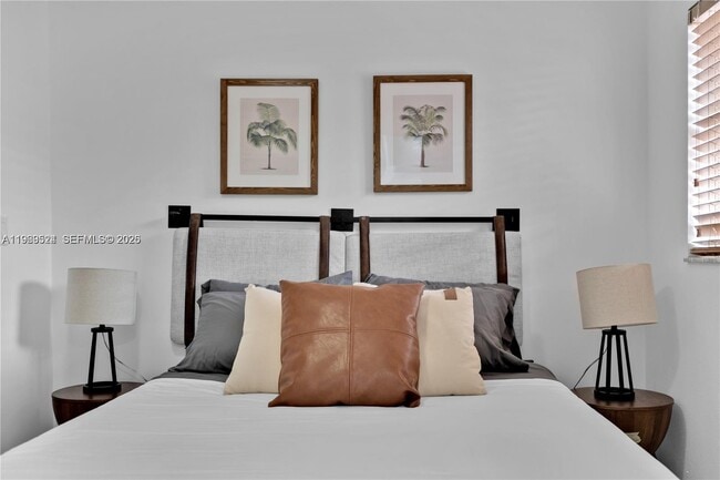 Building Photo - 1841 SW 29th Ave