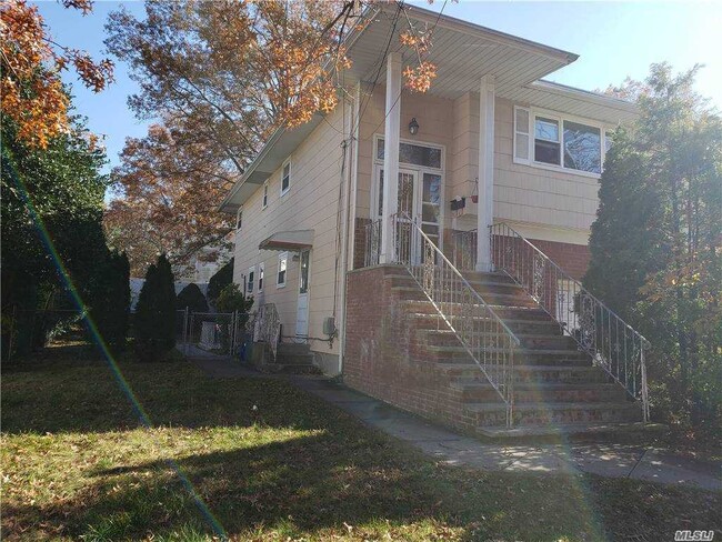 Primary Photo - 1339 Woodside Ave