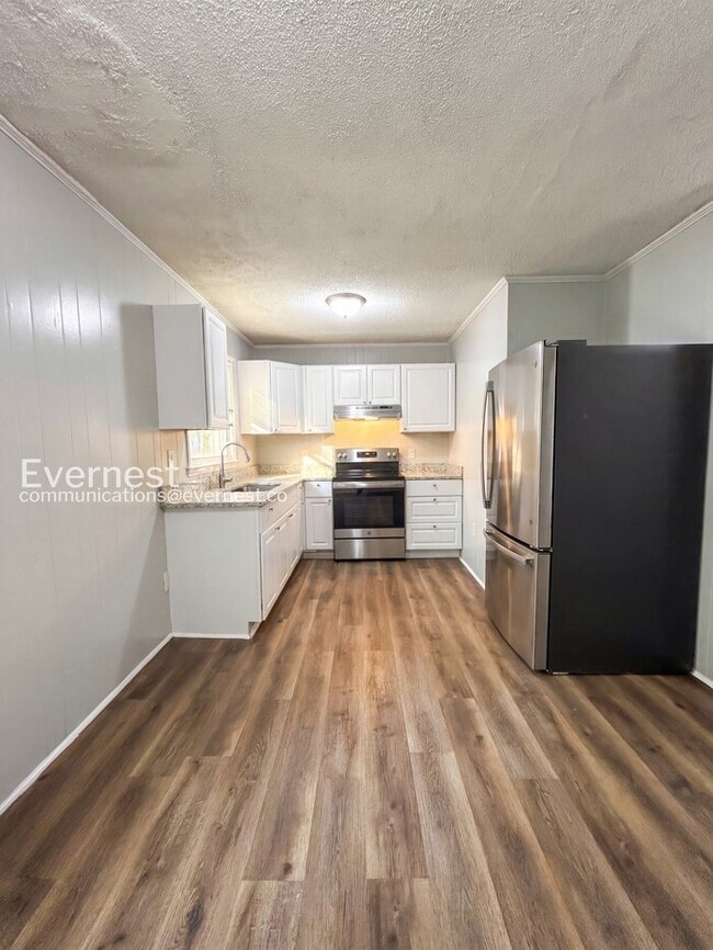 Building Photo - 907 Newcastle Rd