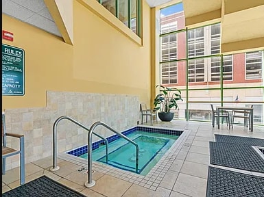 Whirlpoool - 78 10th St E