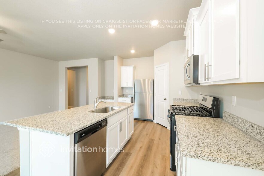 Building Photo - 1055 Long Meadows St